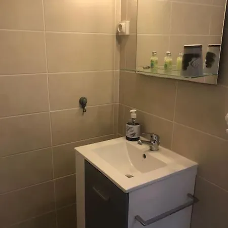 Appartement Croisette Immo Cosy 2p Derriere Le Martinez Cannes